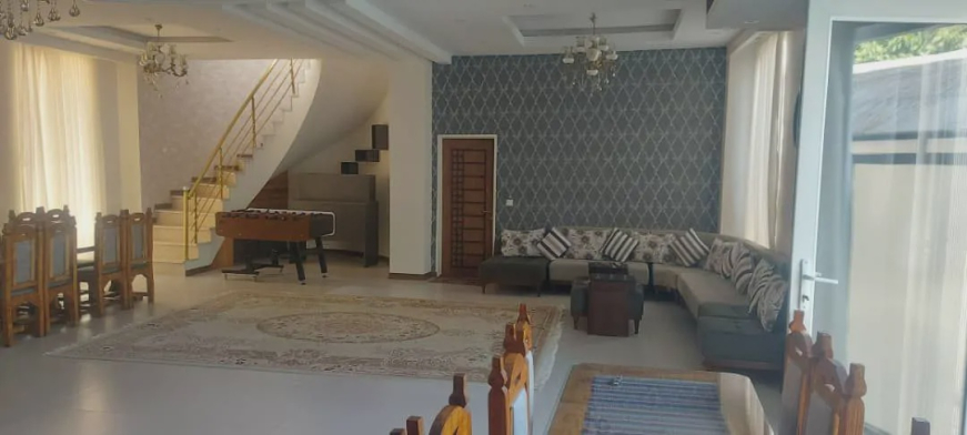 ویلا استخردار آبگرم عمارت آرین با فوتبال دستی