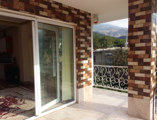تراس ویلای دوطبقه دوخواب جنگلی