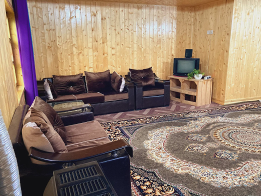 کلبه جنگلی ساره بانو