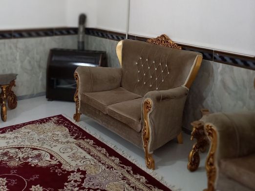 اتاق پذیرایی ویلا خانه یک خوابه با پنجره و نورگیر عالی درغارعلیصدر