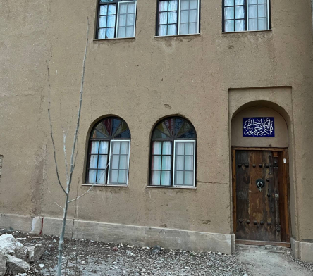 اقامتگاه بومگردی سرای معلم نطنز اتاق چهار نفره کف بدون سرویس بهداشتی و حمام اختصاصی شماره 9