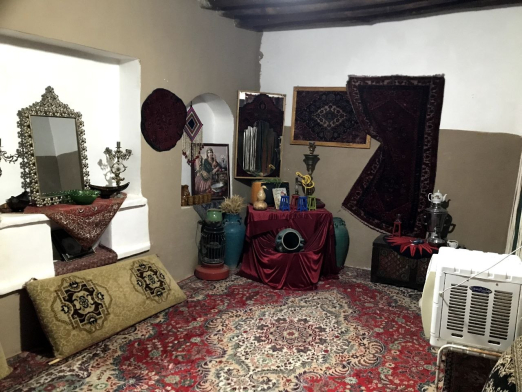اقامتگاه بومگردی خانه عباسی تاکستان اتاق سه نفره عروس