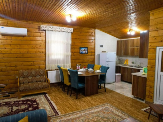 اتاق پذیرایی و آشپزخانه
