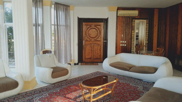 ویلا کاخ آبی