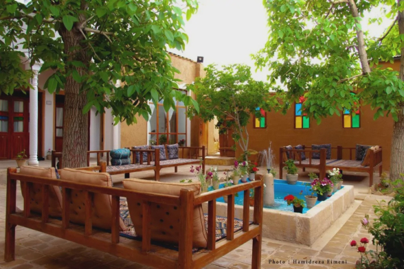 ویلا نی چشمه(اتاق صندوق خانه)