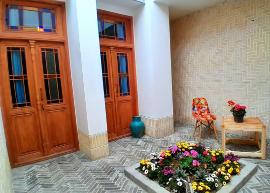 اقامتگاه سنتی صدیق اصفهان فضای محوطه اقامتگاه سنتی خانه صدیق اصفهان اتاق دو تخته دابل (بدون صبحانه)