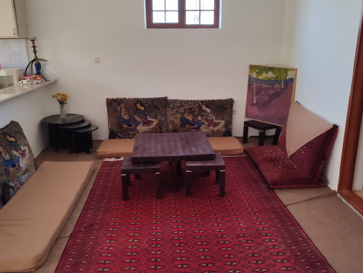 اتاق پذیرایی ویلا باغ حوضی ارم