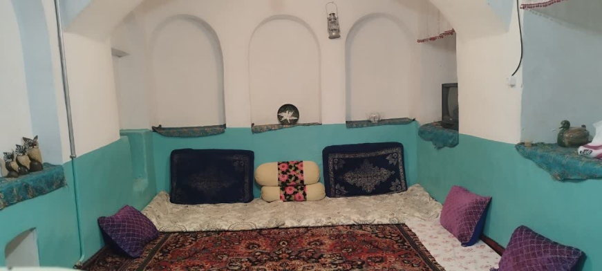 اقامتگاه بومگردی گلک بانو کاشمر واحد آلاله