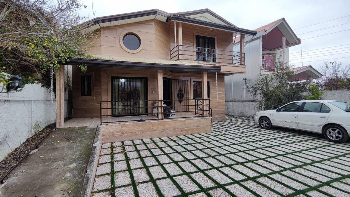 حیاط ویلای سه خوابه در چمستان