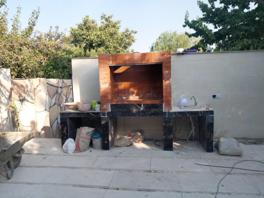 حیاط ویلای دوخوابه با استخر سرپوشیده در فردوسیه