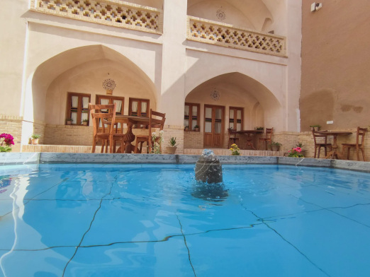 ویلا سرای طاقچشمه (اتاق همدم)