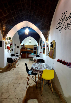 اقامتگاه بوم‌گردی سرهنگ بادرود اتاق ماژور