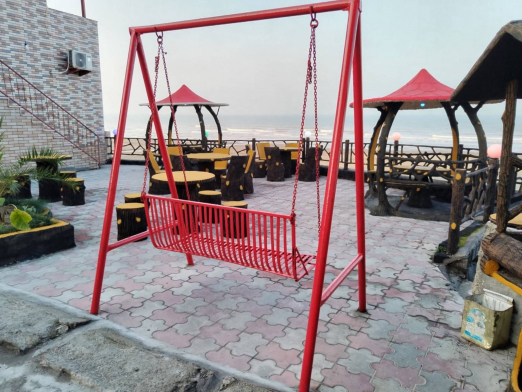حیاط مجموعه حیاط مجموعه