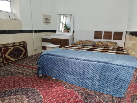 اتاقخواب تختخواب دار اقامتگاه دو خوابه مبله نزدیک به دریاچه و بازار
