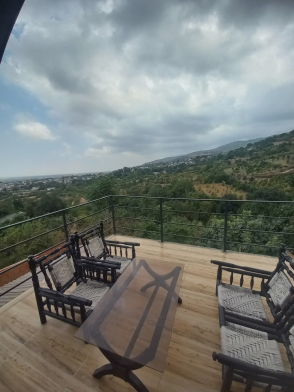 کلبه سوئیسی استخردار آبسرد جنگلی