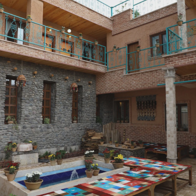 ویلا گلجان (سوسن چلچراغ)