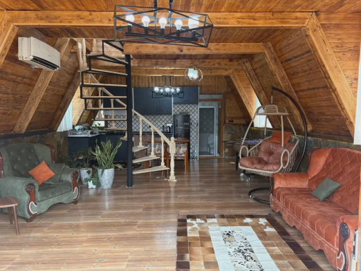 کلبه سوئیسی سنگی استخردار آبگرم نیاکان