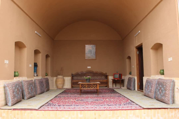 آلاچیق اقامتگاه سنتی حاج جلیل "اتاق ارغوان"