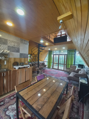 کلبه سوئیسی استخردار آبسرد جنگلی