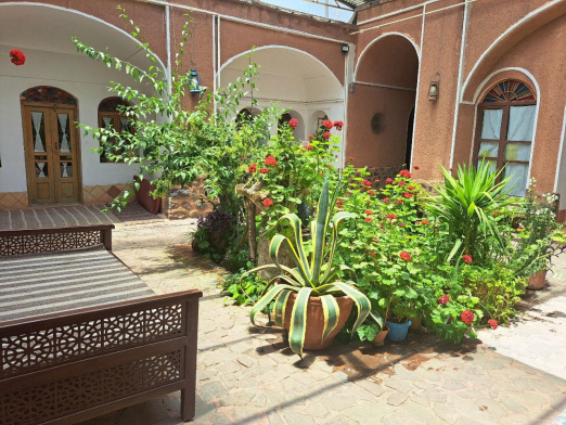 حیاط حیاط