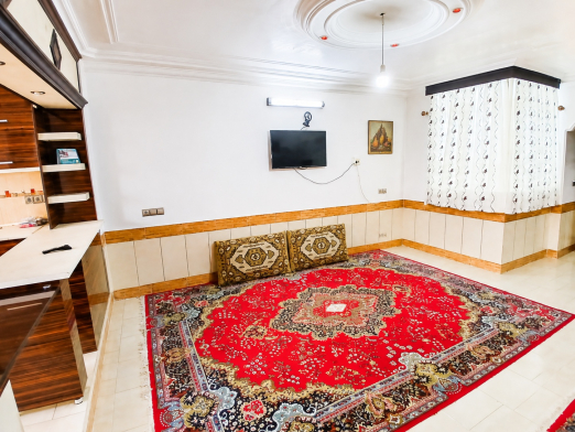 اتاق پذیرایی واحد دوخوابه تمیز در شاهرود