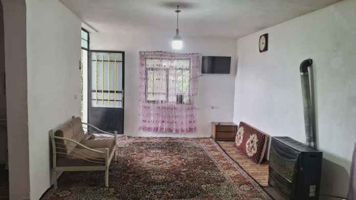 ویلا بشکافته سنگ (1)