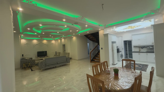 ویلا استخردار آبگرم سرو با فوتبال دستی