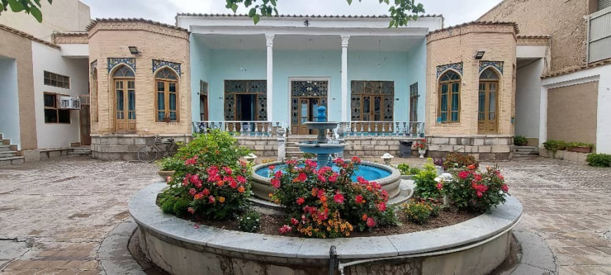حیاط
