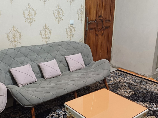 اتاق پذیرایی آپارتمان نوساز تک خواب خوش