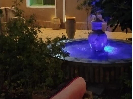 بوم‌گردی "اتاق بادگیر" اقامتگاه عارف و ماهرخ