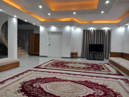 اتاق پذیرایی ویلای سه خوابه استخردار در متل قو