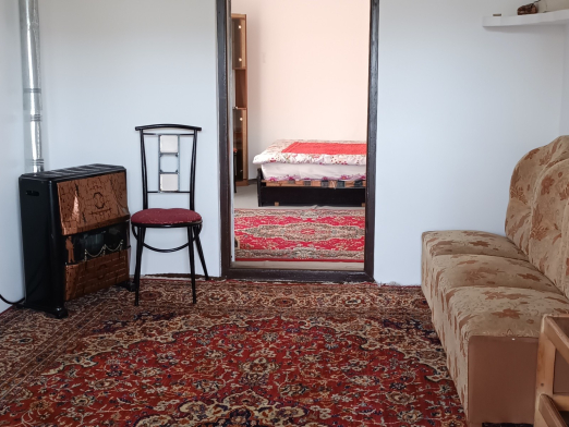 اتاق پذیرایی ویلای تک خوابه در چابکسر