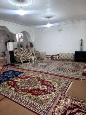 اتاق پذیرایی اقامتگاه یک خوابه در سعلکده خوی