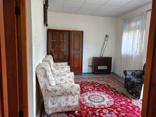 اتاق پذیرایی ویلای نقلی گل انار
