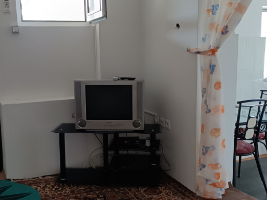 اتاق پذیرایی ویلای تک خوابه در چابکسر