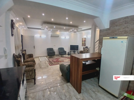 ویلا همایون نسب با فوتبال دستی