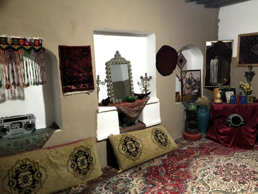 اقامتگاه بومگردی خانه عباسی تاکستان اتاق سه نفره عروس