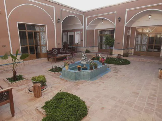 ویلا حافظ (اتاق شماره 2)