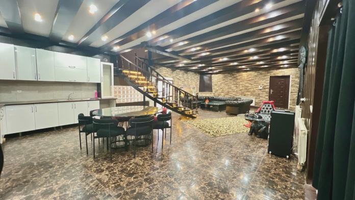 ویلا استخردار آبگرم تجرک با بیلیارد