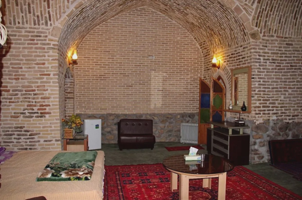 ویلا شاه عباسی دودهک (اتاق شاهنشین ۱) با صبحانه رایگان