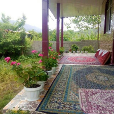 تراس و حیاط واحد جنگلی با ۱۰۰۰ متر باغ جنب چشمه، دربست