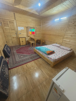 کلبه چوبی نهرسنگی (1)