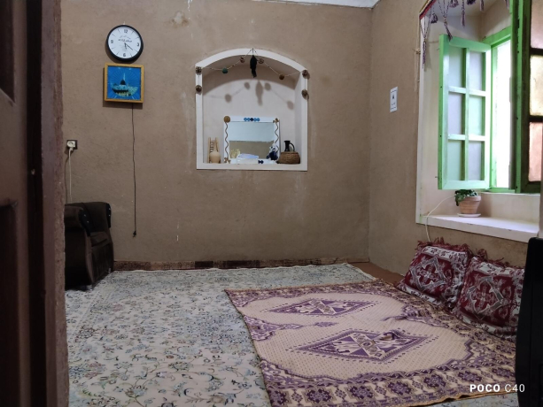 اتاق همایون بومگردی "اتاق همایون" اقامتگاه عارف و ماهرخ