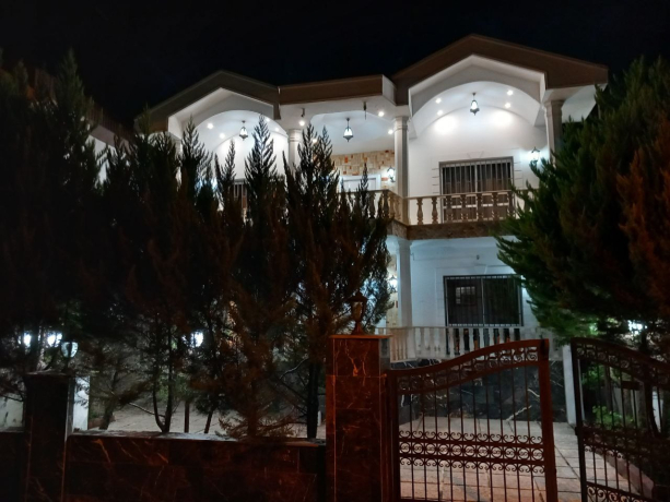 نمای ساختمان ویلای سه خوابه استخردار در متل قو
