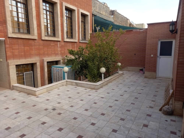 حیاط واحد شیک و مبله با دسترسی مناسب به اماکن گردشگری