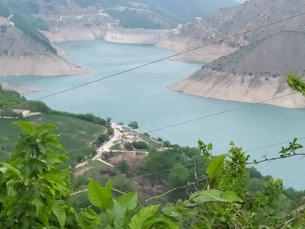 چشم انداز اقامتگاه همجوارسد سلیمان تنگه ساری