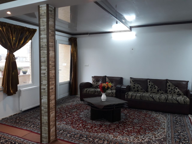 اتاق پذیرایی واحد مبله تک خواب با دسترسی مطلوب