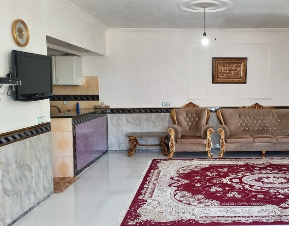 اتاق پذیرایی ویلا خانه یک خوابه با پنجره و نورگیر عالی درغارعلیصدر