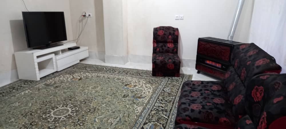 اتاق پذیرایی اقامتگاه 1 خوابه با چشم انداز جنگل گلستان، واحد 2