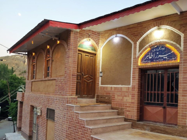 نمای بیرونی ساختمان اقامتگاه واحد 2 بوم گردی میرزا طاهر